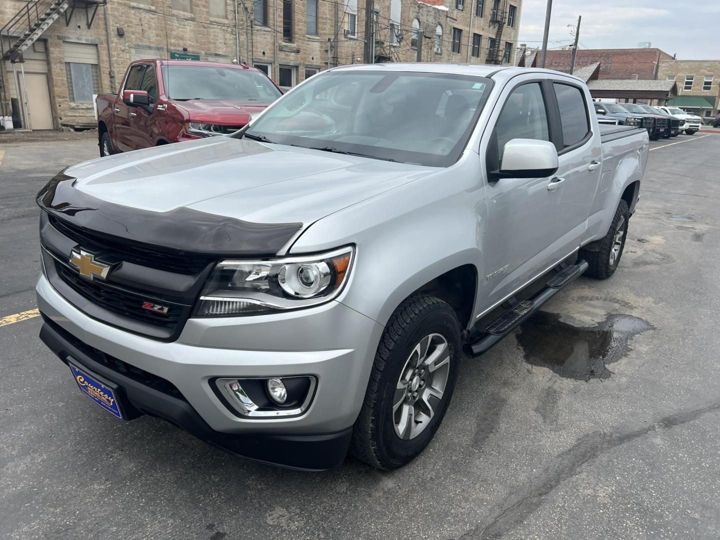 2018 SILVER /Black Chevrolet Colorado Z71 Crew Cab 4WD Short Box (1GCGTDEN8J1) with an 3.6L V6 DOHC 24V GAS engine, 6A transmission, located at 116 5th Avenue South, Lewistown, MT, 59457, 47.063877, -109.427879 - Call it the Swiss Army Truck: The Colorado can do everything from off-road exploring and hefty towing to running school carpools. Highly configurable and aptly skilled, it offers a trim for every occasion as well as the rugged-and-ready ZR2. It can tow a class-leading 7700 pounds with the optional d - Photo#5