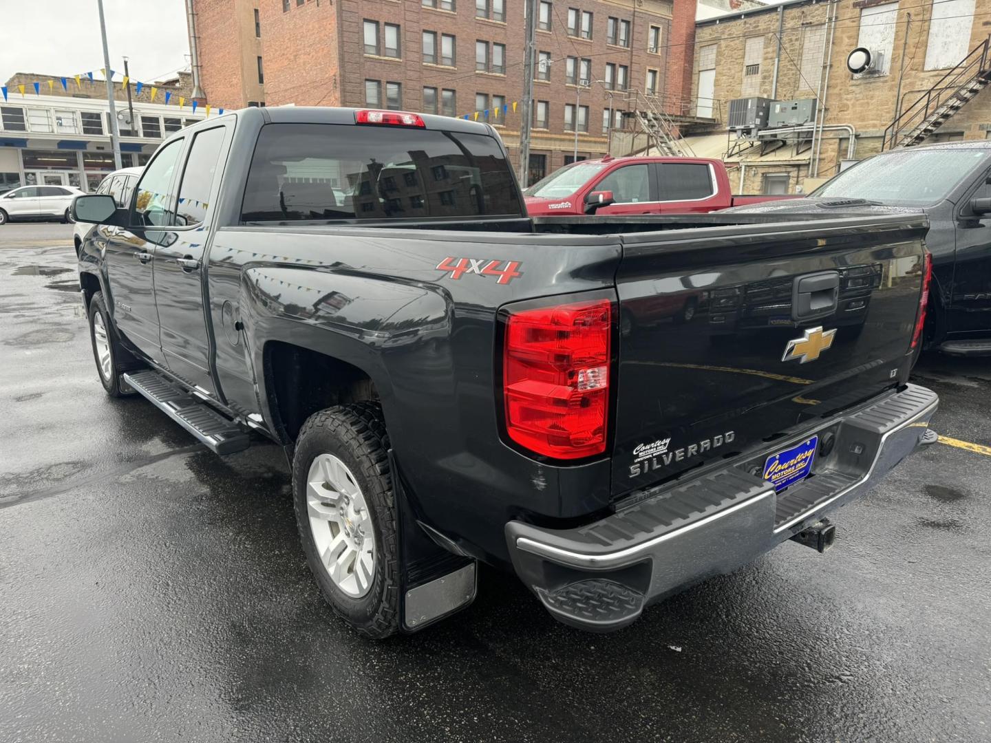 2018 Charcoal /Grey Chevrolet Silverado 1500 LT Double Cab 4WD (1GCVKREC5JZ) with an 5.3L V8 OHV 16V engine, 6A transmission, located at 116 5th Avenue South, Lewistown, MT, 59457, 47.063877, -109.427879 - Photo#4