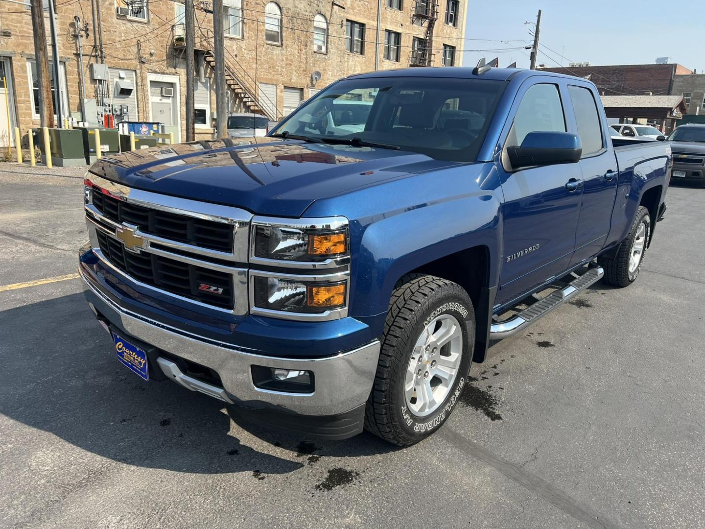 2015 Blue /Grey Chevrolet Silverado 1500 LT Double Cab 4WD (1GCVKREC0FZ) with an 5.3L V8 OHV 16V engine, 6-Speed Automatic transmission, located at 116 5th Avenue South, Lewistown, MT, 59457, 47.063877, -109.427879 - Clean, One Owner Car Fax on this 2015 Chevrolet Silverado 1500 LT Double Cab 4WD! Well equipped and well maintained with service records in house! - Photo#9