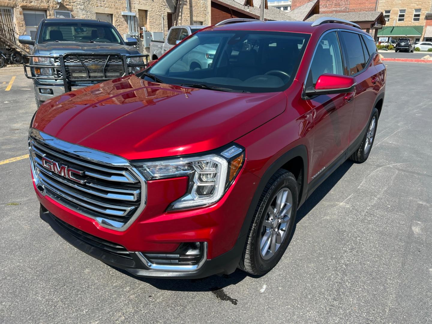 2022 Maroon /Black GMC Terrain SLT AWD (3GKALVEV8NL) with an 1.5L L4 DOHC TURBO engine, 6A transmission, located at 116 5th Avenue South, Lewistown, MT, 59457, 47.063877, -109.427879 - Discover the 2022 GMC Terrain SLT AWD - Where Elegance Meets Performance! Elevate your driving experience with the 2022 GMC Terrain SLT AWD. Designed to command attention and deliver top-tier performance, this SUV seamlessly merges style with capability. Luxurious Craftsmanship: Step inside t - Photo#6