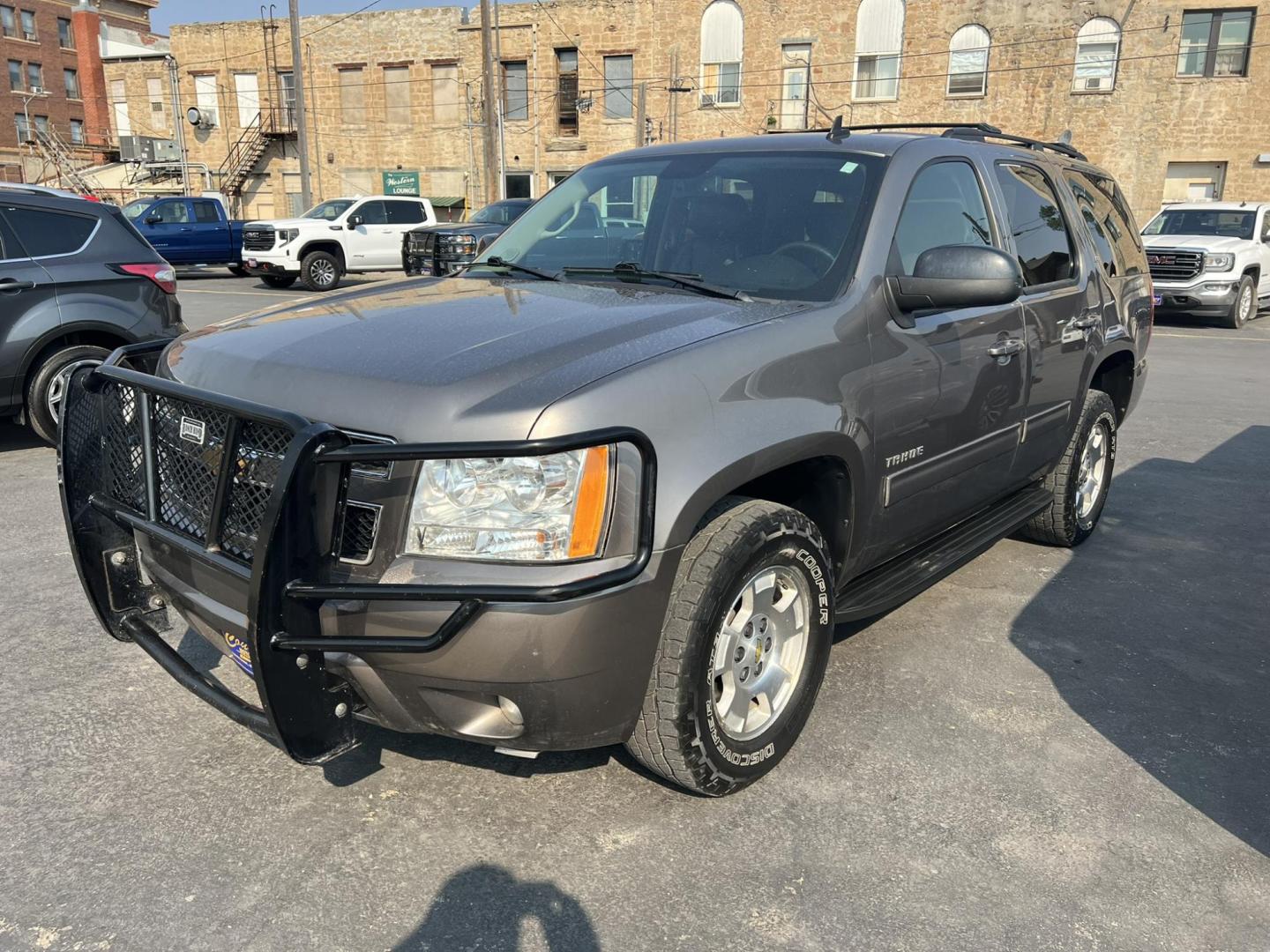 2014 /Charcoal Chevrolet Tahoe LT 4WD (1GNSKBE02ER) with an 5.3L V8 OHV 16V FFV engine, 6-Speed Automatic transmission, located at 116 5th Avenue South, Lewistown, MT, 59457, 47.063877, -109.427879 - Super clean and straight 2014 Chevrolet Tahoe LT. Heated leather and more in this local well maintained trade! - Photo#1