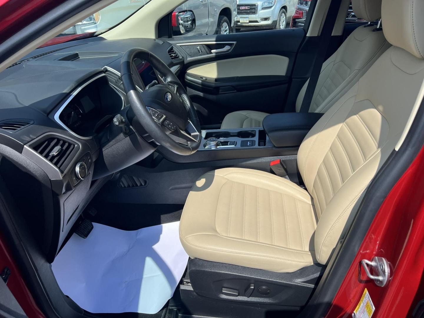 2021 /Cream Ford Edge SEL AWD (2FMPK4J96MB) with an 2.0L L4 DOHC 16V engine, 6A transmission, located at 116 5th Avenue South, Lewistown, MT, 59457, 47.063877, -109.427879 - Clean Car Fax on this 2021 Ford Edge SEL AWD! Loaded with heater leather, steering wheel, and more! - Photo#12