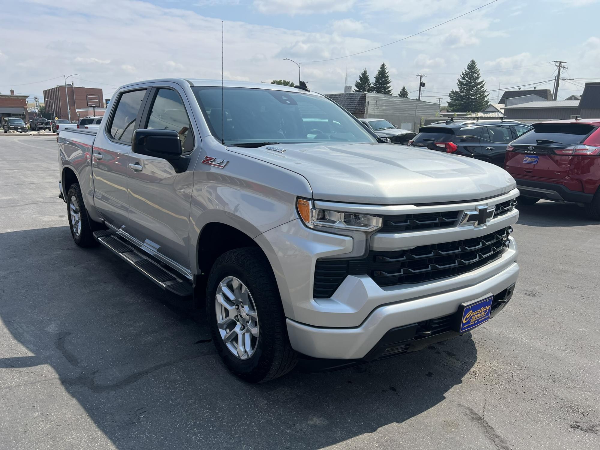 photo of 2022 Chevrolet Silverado 1500 RST Crew Cab 4WD