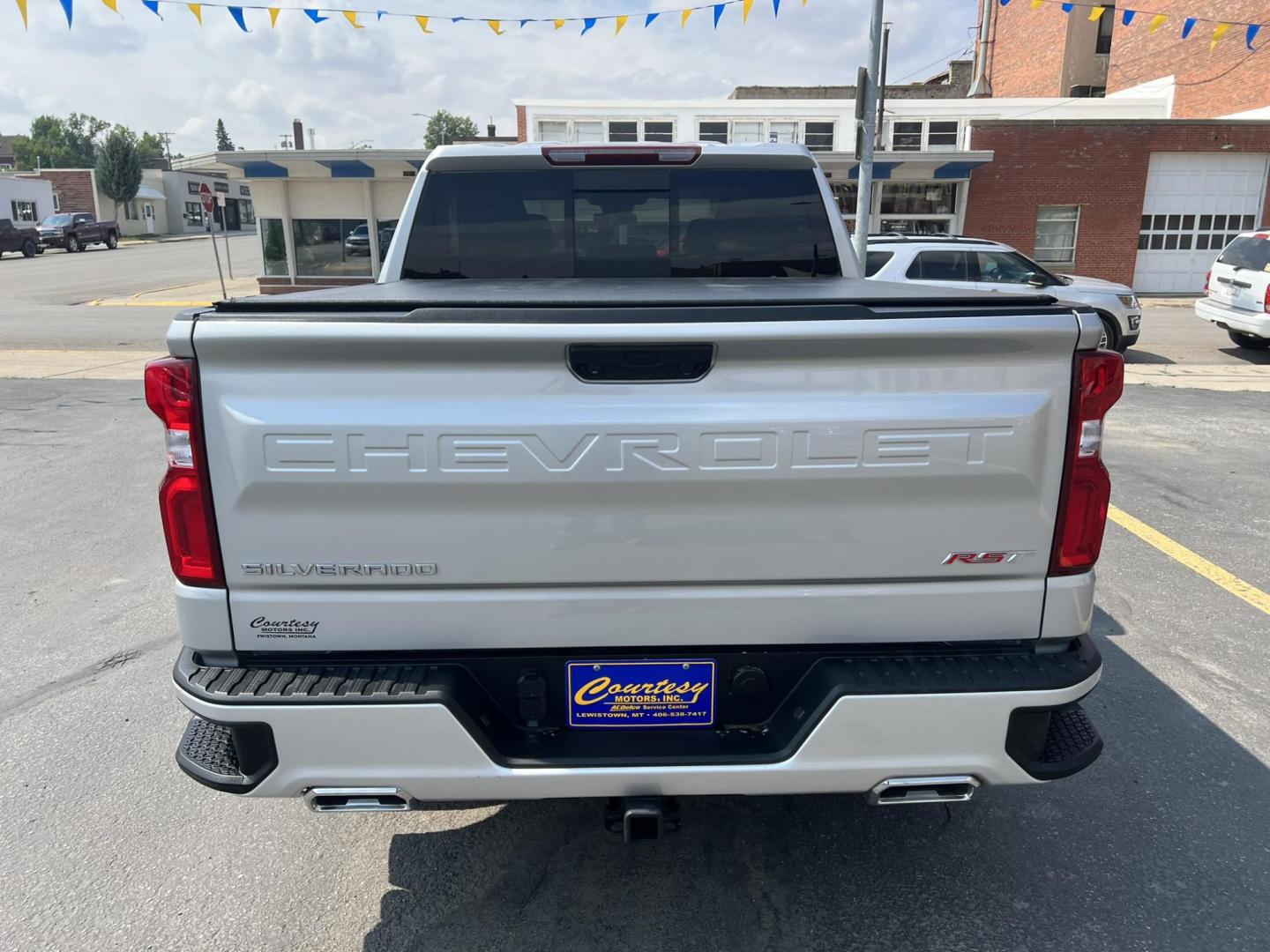 2022 /Black Chevrolet Silverado 1500 RST Crew Cab 4WD (1GCUDEET1NZ) with an 3.0L V6 DOHC 24V DIESEL TURBO engine, 6A transmission, located at 116 5th Avenue South, Lewistown, MT, 59457, 47.063877, -109.427879 - Photo#2