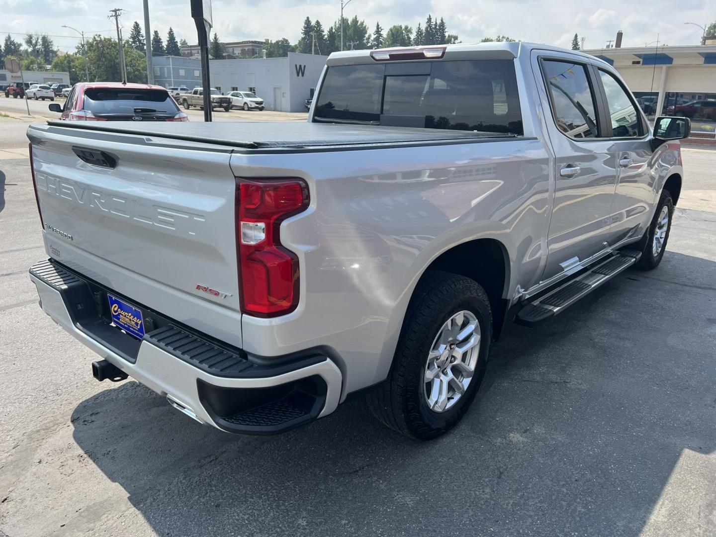 2022 /Black Chevrolet Silverado 1500 RST Crew Cab 4WD (1GCUDEET1NZ) with an 3.0L V6 DOHC 24V DIESEL TURBO engine, 6A transmission, located at 116 5th Avenue South, Lewistown, MT, 59457, 47.063877, -109.427879 - Looking for a powerful, reliable truck that combines performance with style? This 2022 Chevy Silverado 1500 Crew RST 4WD with a 3.0L Duramax engine is the perfect match. With its strong diesel powertrain, you'll experience impressive torque and fuel efficiency, making it ideal for both heavy-duty ta - Photo#4