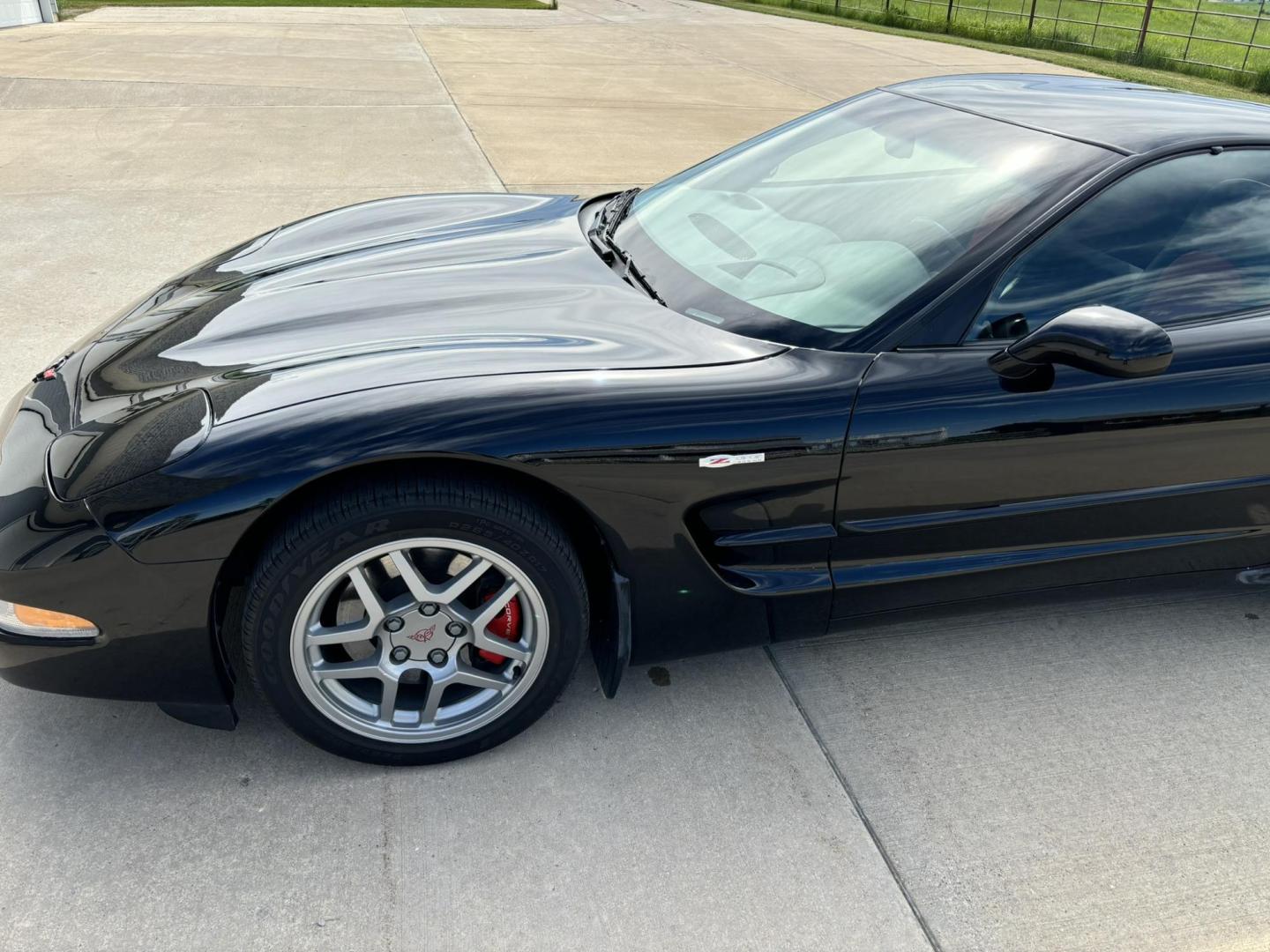 2002 /Black/Red Chevrolet Corvette Z06 (1G1YY12S225) with an 5.7L V8 OHV 16V engine, 6-Speed Manual Overdrive transmission, located at 116 5th Avenue South, Lewistown, MT, 59457, 47.063877, -109.427879 - One owner, clean Car Fax, always stored in climate controlled garage, low mile ZO6! New extra set of tires included. **THIS VEHICLE IS A CUSTOMER CONSIGNMENT AND IS ONLY AVAILABLE TO VIEW BY APPOINTMENT TO QUALIFIED BUYERS** - Photo#5