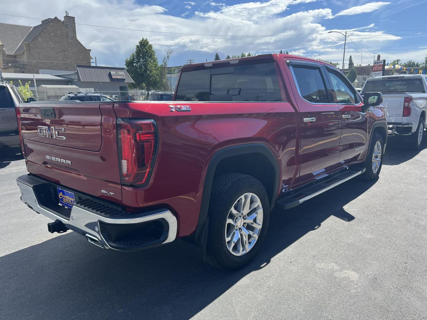 2020 /Black GMC Sierra 1500 SLT Crew Cab Short Box 4WD (1GTU9DED6LZ) with an 5.3L V8 OHV 16V engine, 6A transmission, located at 116 5th Avenue South, Lewistown, MT, 59457, 47.063877, -109.427879 - 2020 GMC Sierra 1500 Crew Cab 4WD SLT in excellent condition. This truck combines power, luxury, and versatility, making it perfect for both work and play. Powered by a 5.3L V8 engine, the Sierra offers a smooth and commanding ride with the capability to handle any terrain. The SLT trim adds a touch - Photo#1