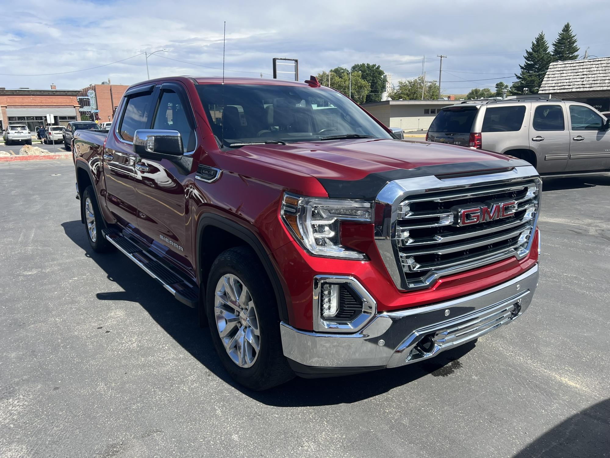 photo of 2020 GMC Sierra 1500 SLT Crew Cab Short Box 4WD