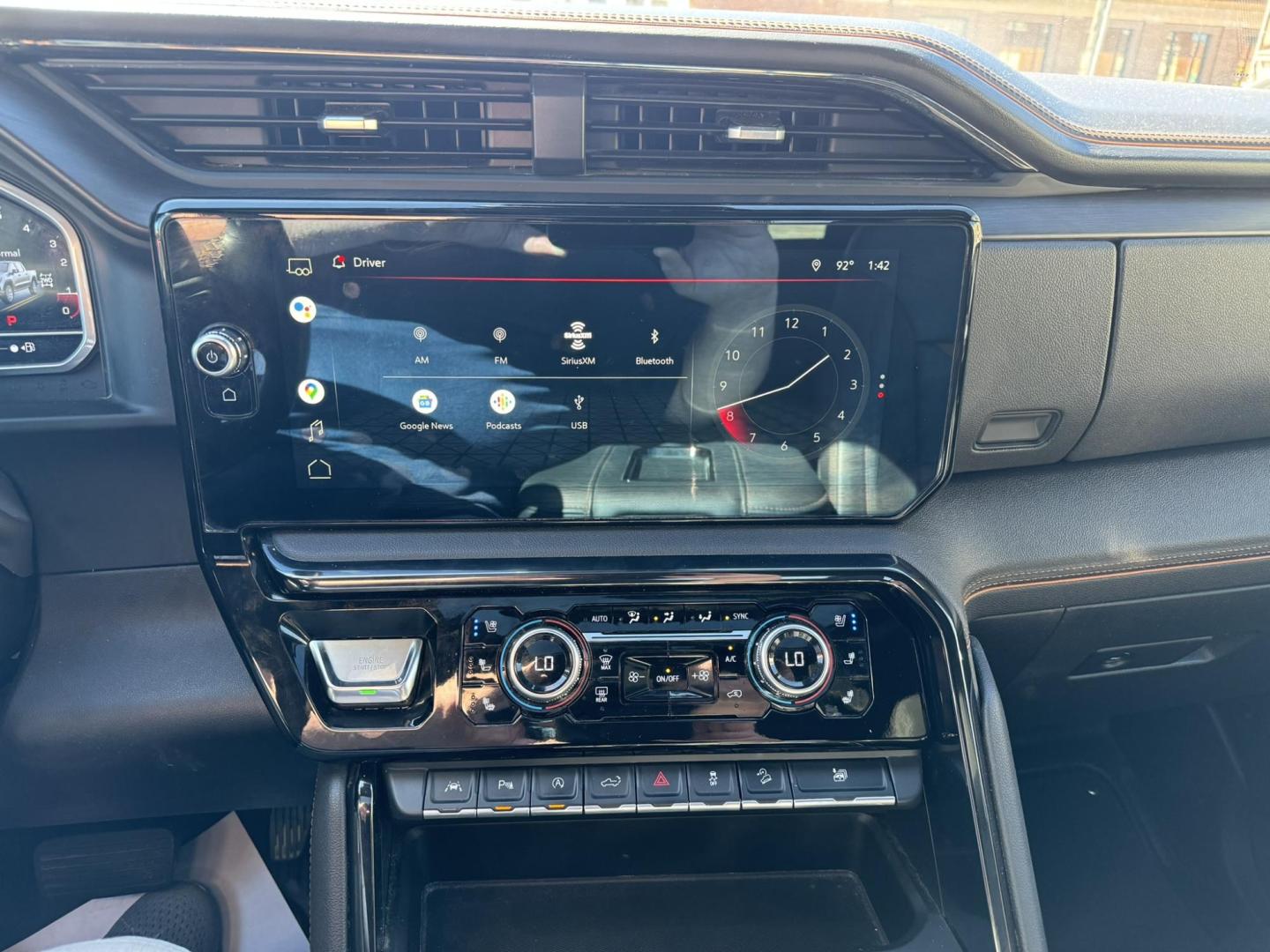 2022 WHITE /Charcoal GMC Sierra 1500 AT4 Crew Cab 4WD (1GTUUEETXNZ) with an 3.0L V6 DOHC 24V DIESEL engine, 6A transmission, located at 116 5th Avenue South, Lewistown, MT, 59457, 47.063877, -109.427879 - Photo#22