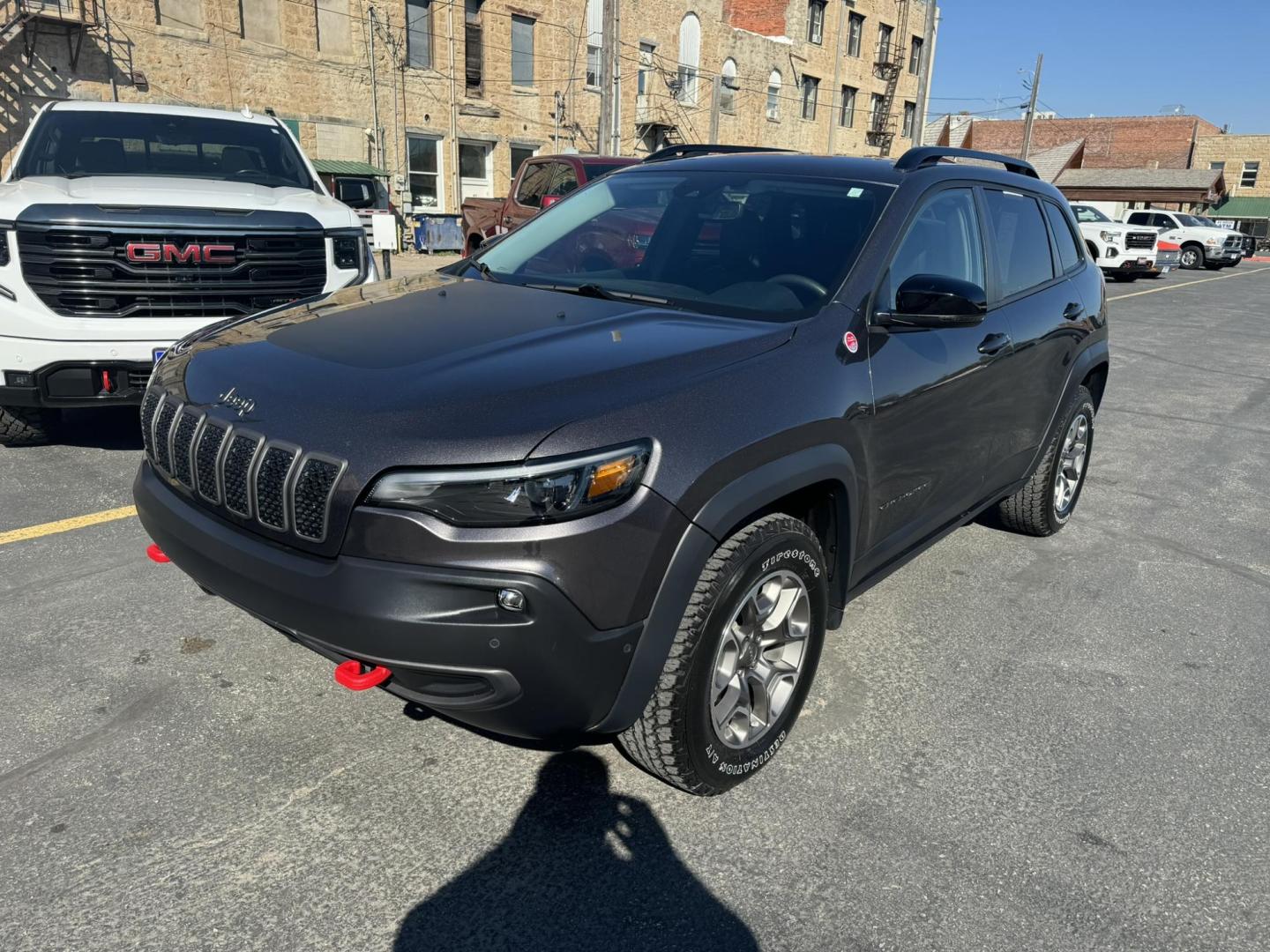 2022 Grey /Black Jeep Cherokee Trailhawk 4WD (1C4PJMBXXND) with an 3.2L V6 DOHC 24V engine, 9A transmission, located at 116 5th Avenue South, Lewistown, MT, 59457, 47.063877, -109.427879 - Photo#6