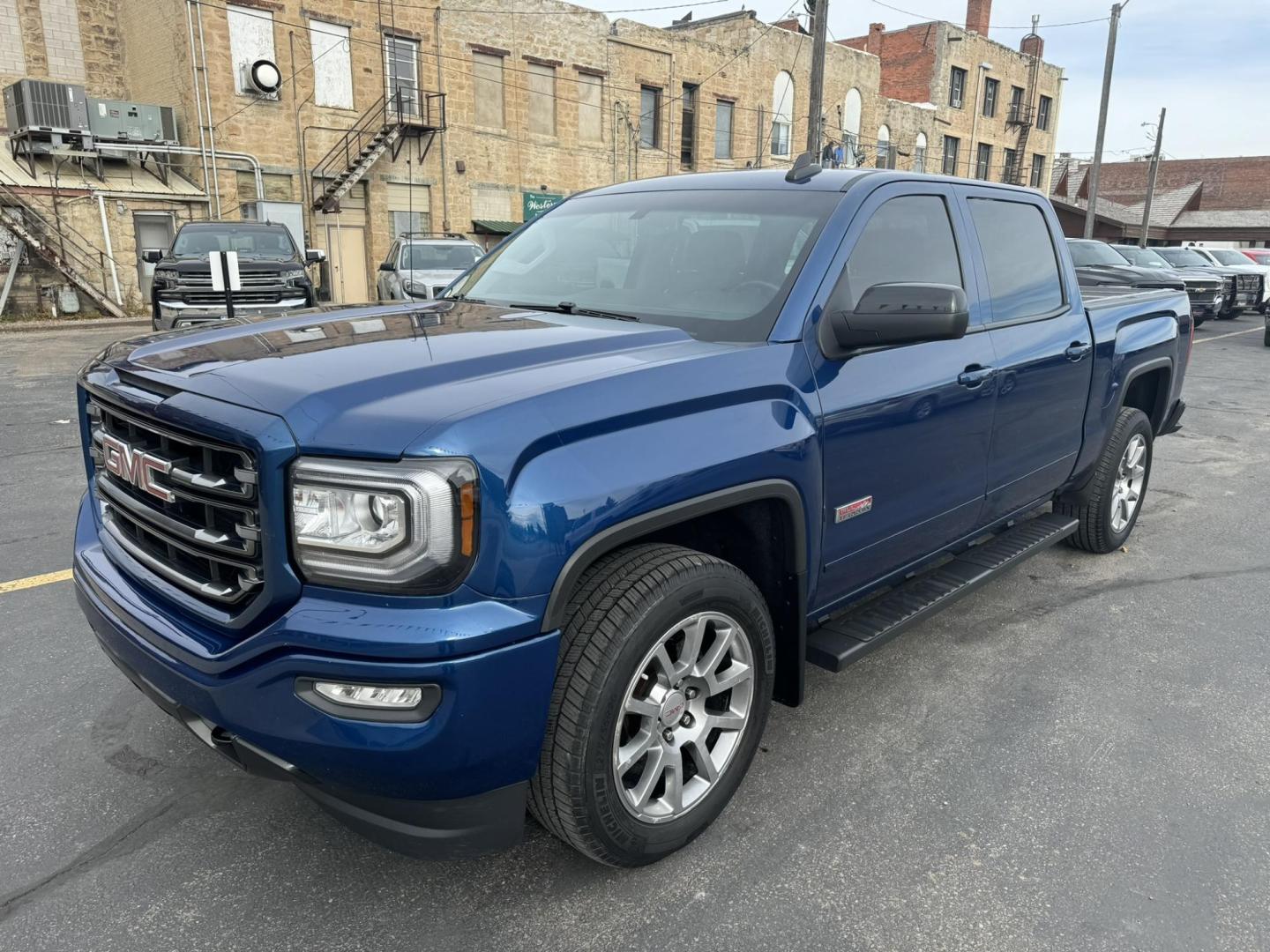 2017 Blue /Charcoal GMC Sierra 1500 SLT Crew Cab Short Box 4WD (3GTU2NEC0HG) with an 5.3L V8 OHV 16V engine, 6A transmission, located at 116 5th Avenue South, Lewistown, MT, 59457, 47.063877, -109.427879 - Photo#8