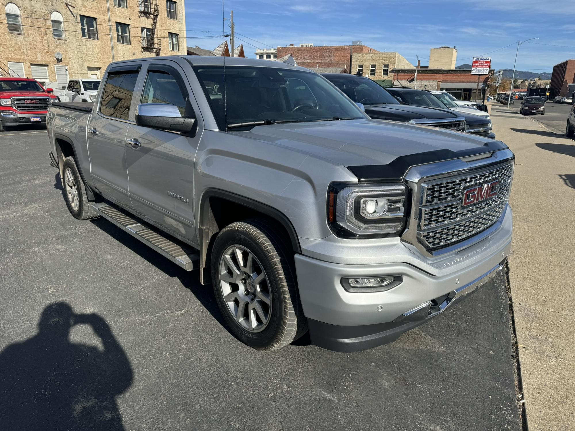 photo of 2018 GMC Sierra 1500 Denali Crew Cab Short Box 4WD