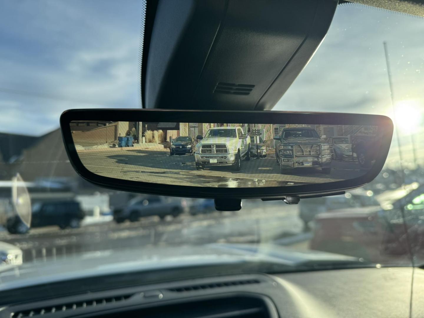 2021 WHITE /Charcoal GMC Sierra 1500 AT4 Crew Cab Short Box 4WD (1GTP9EEL0MZ) with an 6.2L V8 OHV 16V engine, 6A transmission, located at 116 5th Avenue South, Lewistown, MT, 59457, 47.063877, -109.427879 - Looking for a powerful, stylish truck that’s ready to take on any terrain? This 2021 GMC Sierra 1500 Crew AT4 4WD is the perfect choice. With its rugged design and advanced off-road capability, this truck is built to handle the toughest challenges while keeping you comfortable on every drive. Equ - Photo#22