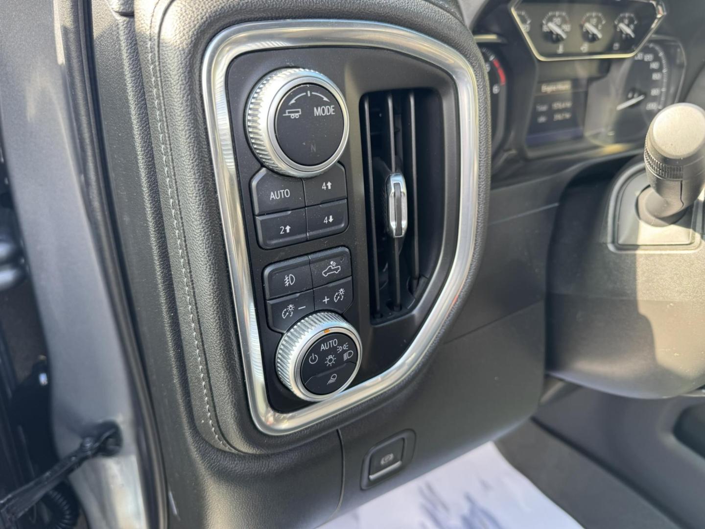 2020 Grey /Black GMC Sierra 1500 SLT Crew Cab Short Box 4WD (1GTU9DED5LZ) with an 5.3L V8 OHV 16V engine, 6A transmission, located at 116 5th Avenue South, Lewistown, MT, 59457, 47.063877, -109.427879 - 2020 GMC Sierra 1500 Crew Cab SLT 4WD—powerful, refined, and built to handle anything you throw its way. This truck combines rugged capability with premium comfort, featuring a bold exterior, a spacious crew cab, and a luxurious leather-appointed interior. Equipped with a strong V8 engine, advance - Photo#15