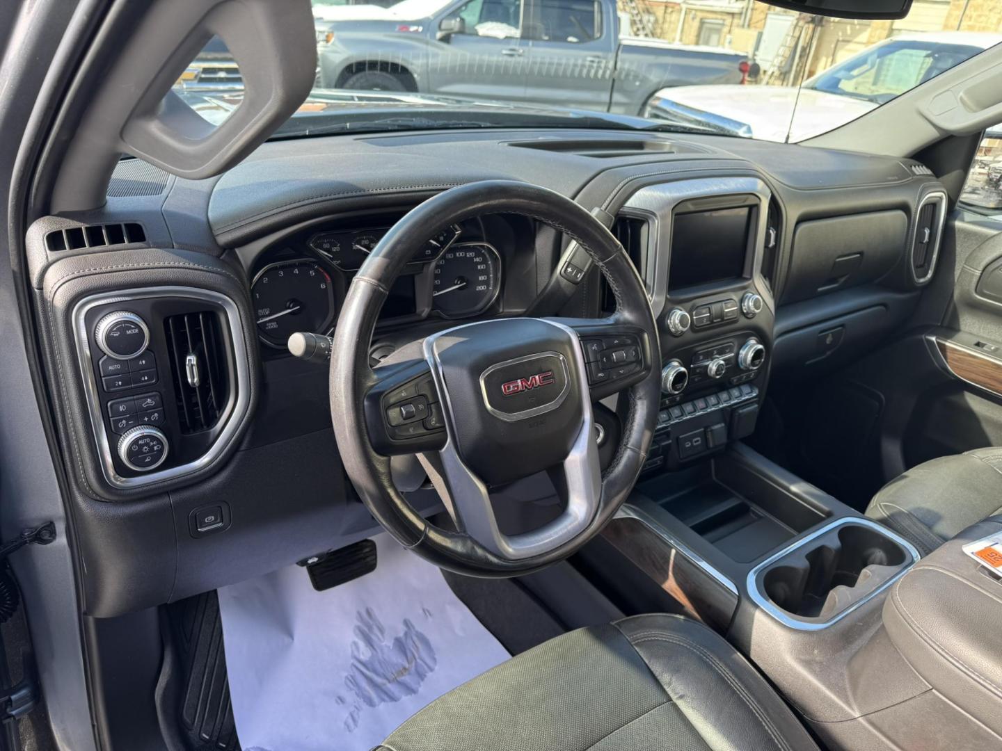 2020 Grey /Black GMC Sierra 1500 SLT Crew Cab Short Box 4WD (1GTU9DED5LZ) with an 5.3L V8 OHV 16V engine, 6A transmission, located at 116 5th Avenue South, Lewistown, MT, 59457, 47.063877, -109.427879 - 2020 GMC Sierra 1500 Crew Cab SLT 4WD—powerful, refined, and built to handle anything you throw its way. This truck combines rugged capability with premium comfort, featuring a bold exterior, a spacious crew cab, and a luxurious leather-appointed interior. Equipped with a strong V8 engine, advance - Photo#17