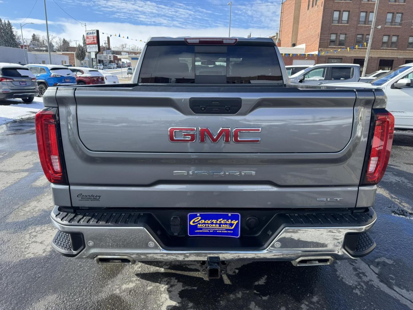 2020 Grey /Black GMC Sierra 1500 SLT Crew Cab Short Box 4WD (1GTU9DED5LZ) with an 5.3L V8 OHV 16V engine, 6A transmission, located at 116 5th Avenue South, Lewistown, MT, 59457, 47.063877, -109.427879 - 2020 GMC Sierra 1500 Crew Cab SLT 4WD—powerful, refined, and built to handle anything you throw its way. This truck combines rugged capability with premium comfort, featuring a bold exterior, a spacious crew cab, and a luxurious leather-appointed interior. Equipped with a strong V8 engine, advance - Photo#3