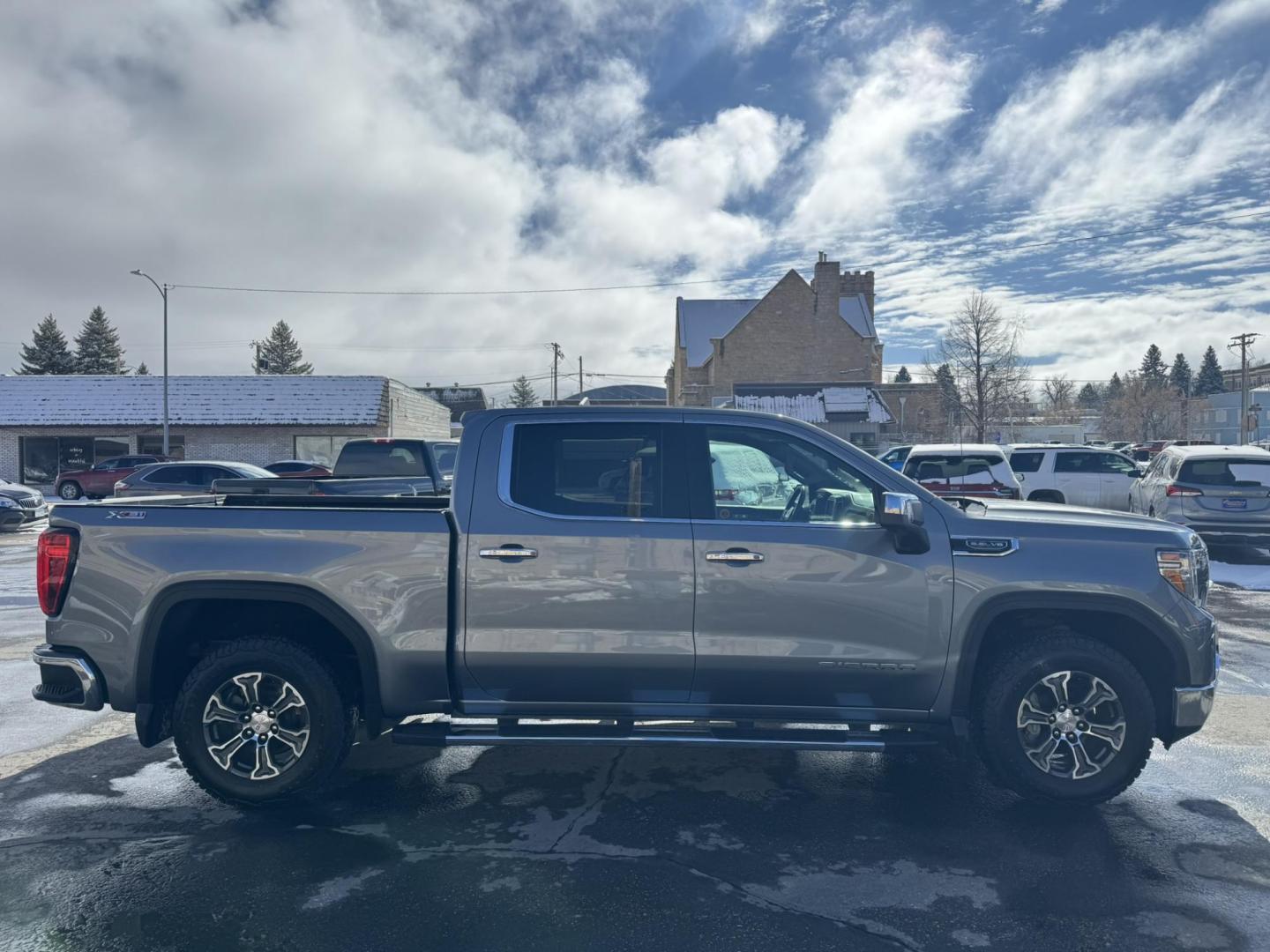 2020 Grey /Black GMC Sierra 1500 SLT Crew Cab Short Box 4WD (1GTU9DED5LZ) with an 5.3L V8 OHV 16V engine, 6A transmission, located at 116 5th Avenue South, Lewistown, MT, 59457, 47.063877, -109.427879 - 2020 GMC Sierra 1500 Crew Cab SLT 4WD—powerful, refined, and built to handle anything you throw its way. This truck combines rugged capability with premium comfort, featuring a bold exterior, a spacious crew cab, and a luxurious leather-appointed interior. Equipped with a strong V8 engine, advance - Photo#7